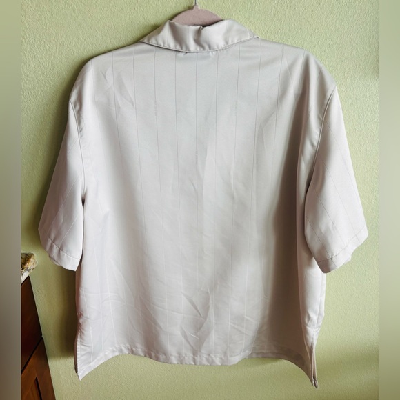 Air Jordan Women’s Short Sleeve Cream Heritage Button Down Top Size XL - Picture 9 of 9